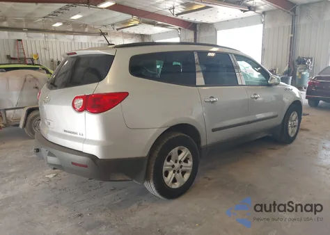 2012 Chevrolet Traverse Ls z USA, uszkodzony, nr VIN 1GNKVFED5CJ334474